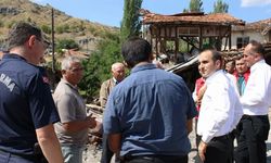 Kaymakam Polat, Evi Yanan Aileleri Ziyaret Etti