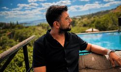 7. Kattan Kendini Boşluğa Bırakan Genç Sevenlerini Yasa Boğdu
