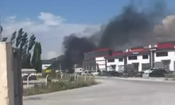 Sanayide Korkutan Yangın, Ekipler Müdahale Ediyor