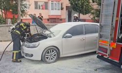 Çorum’da Park Halindeki Otomobil Alev Aldı