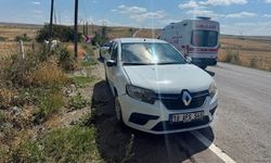 Başıma Gelmez Demeyin! Yol Kenarında Otomobil Çarptı