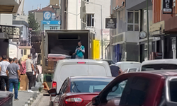Market Kamyonu Yolu Tıkadı Bekleyen Sürücüler İsyan Etti