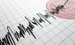 Komşuda Peş Peşe Depremler! Beşik Gibi Sallanıyor