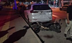 Otomobille Çarpışan Motosikletteki 2 Kişi Yaralandı