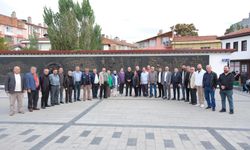 Başkan Aşgın, esnafla üzüm hasadında buluştu