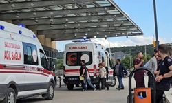 Belediyenin Çöp Kamyonundan Düşen 2 İşçi Hastanelik Oldu