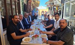 Milletvekili Ahlatcı, Ayakkabıcılar Arastası’nda Esnafla Buluştu