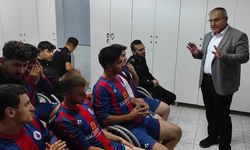 Başkan Ünlü’den sporculara tatlı ikramı