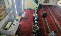 Her Cuma farklı bir camide sabah namazında buluşacaklar
