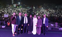 Şarkıcı Merve Özbey Osmancık'ta konser verdi