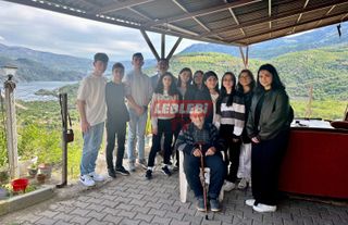 Oğuzlar'da Lise Öğrencilerinden 92 Yaşındaki Hastaoğlu'na Ziyaret