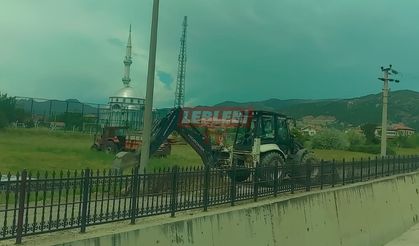 Osmancık’ta Yol Üzerinde Kalan Direkler Kaldırıldı