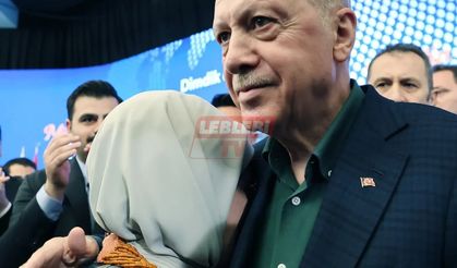 Emine Erdoğan Gözyaşlarını Tutamadı! Tarihi Konuşmada Duygusal Anlar!