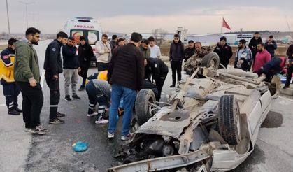 Kontrolden Çıkan Otomobil Takla Attı: 3 Yaralı