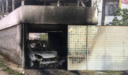 Alevler Yükseldi: 2 Araç Kül Oldu