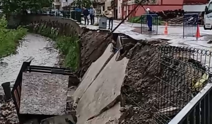Sağanak Yağış İskilip’i Vurdu: Yol Göçtü, Ekipler Bölgede