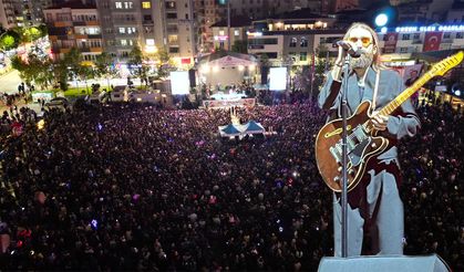 Emre Fel Çorum’u Coşturdu