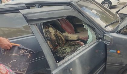Araçta Bırakılan Telefon Bomba Gibi Patladı, Otomobili Yaktı