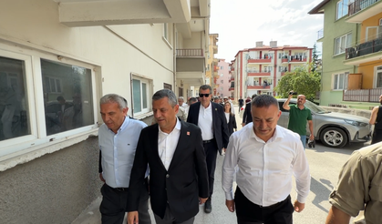 Özgür Özel Çorum’da! Tufan Köse'nin Acısını Paylaştı