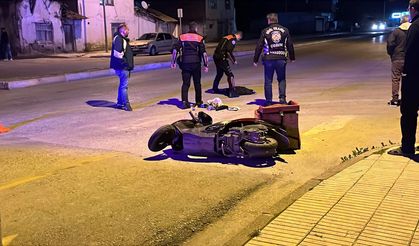 Hareketli dakikalar: ‘Dur’ ihtarından kaçarken polise çarptı