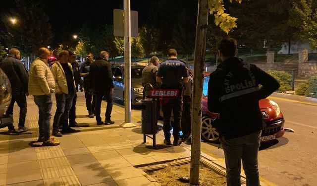 Tartıştığı Arkadaşını Otomobilde Vurdu!