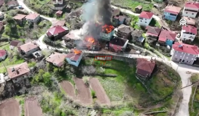 Sinanözü Köyü’nde Çıkan Yangında 6 Ev Küle Döndü