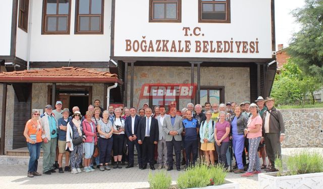 Başkan Özel, Avrupa’ın En Büyük Karavan Grubuna Turistik Rehberlik Yaptı