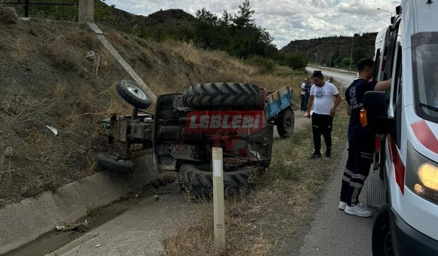 Devrilen Traktörün Sürücüsü Ölümden Döndü!