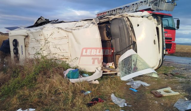 Minibüs İle Tanker Kafa Kafaya Çarpıştı: 1 Ölü, Çok Sayıda Yaralı Var!