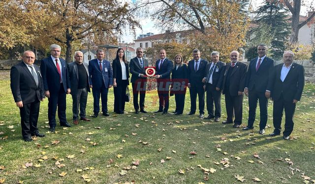 Milletvekili Ahlatcı, Merkez Mahalle Ve Osmancık Köy Muhtarlarını TBMM'de Ağırladı