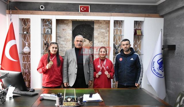 İskilip Belediye Başkanı Çizikci, Şampiyon Kardeşleri Konuk Etti