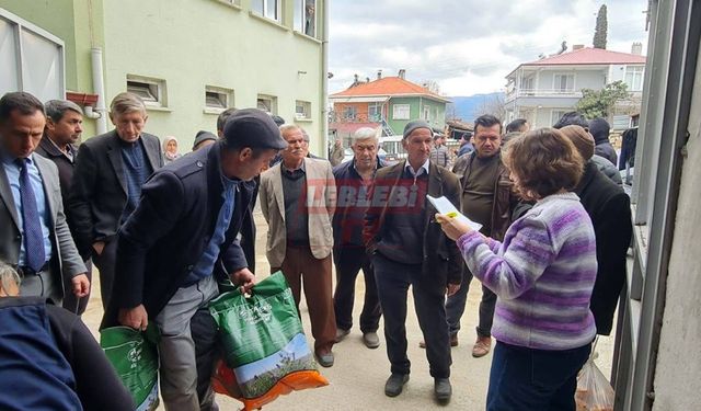 Kargı'da Çiftçilere Yonca Tohumu Dağıtıldı