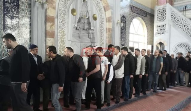 Kargı'da Protokol Üyeleri Ve Vatandaşlar Bayramlaştı