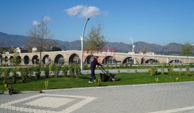 Osmancık Belediyesi’nden Parklara Bahar Bakımı