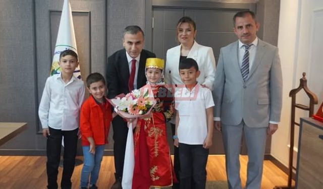 Yöresel Kıyafetli Kaymakam