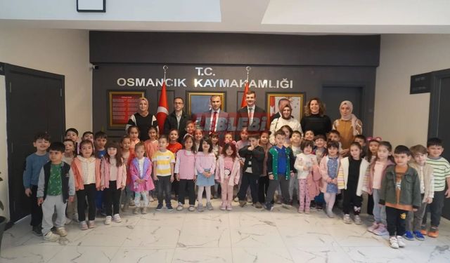 Minik öğrenciler Kaymakam Duman’ı Ziyaret Etti