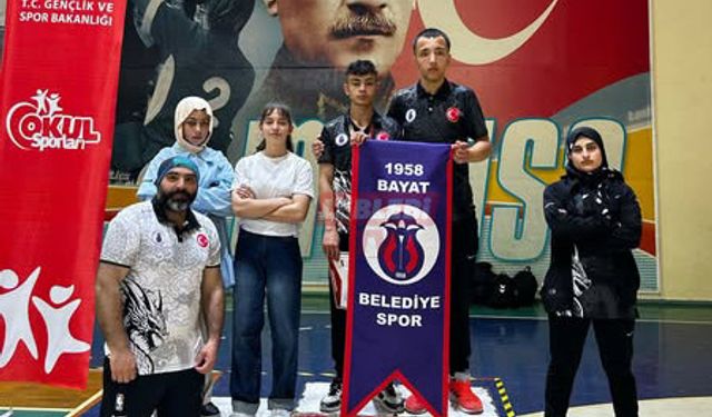 Bayat, Bilek Güreşinde Gururu Yaşadı