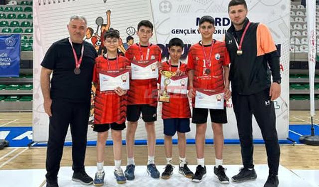 Osmancıklı Öğrenciler Badminton'da Türkiye Üçüncüsü Oldu