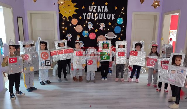 Öğrenciler Atık Malzemeleri Kullanarak Astronot Oldu