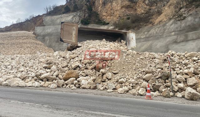 Kırkdilim’de Taş Yüklü Kamyon Devrildi
