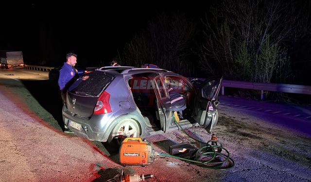 Tıra Çarpan Otomobilin Sürücüsü Hayatını Kaybetti