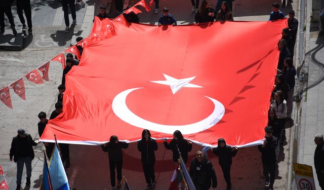 "Türk Dünyası Çocuk Festivali" Renkli Görüntülerle Başladı