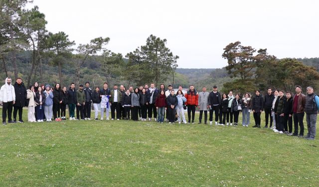 Üniversite Öğrencileri Kenti Tanımak İçin Doğa Yürüyüşünde Buluştu