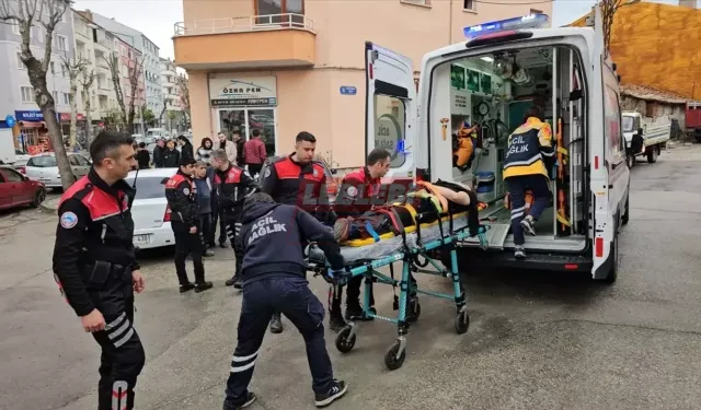 Arkadaşlarıyla Şakalaşırken Metruk Binadan Düştü