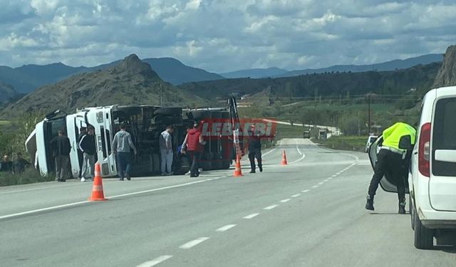 Osmancık’ta TIR Devrildi: Trafik Kontrollü Sağlandı