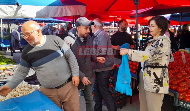 Pazar Yerinde Kanseri Anlattılar