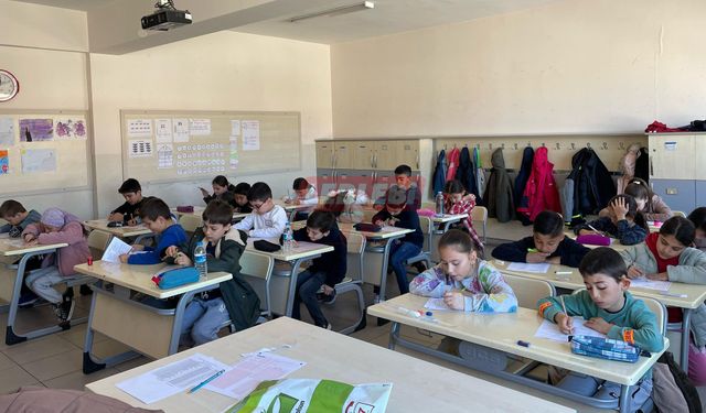 Öğrenciler Okudukları Kitaptan Sınav Oldu