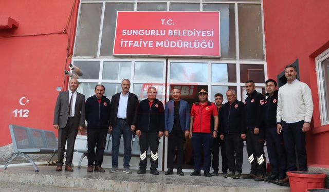 Başkan Dere 1 Mayıs’da Hizmet Veren Personeli Ziyaret Etti