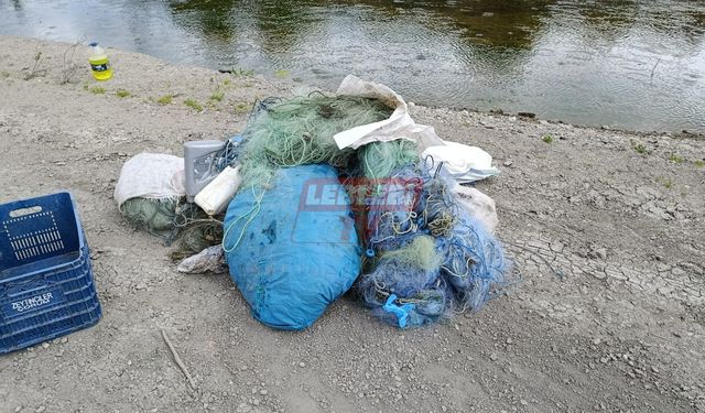Çorum'da Kaçak Avcıların Göle Bıraktığı 2 Bin 600 Metrelik Ağ Bulundu