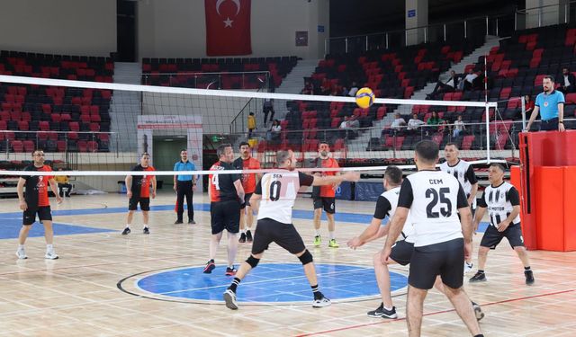 Kurumlar Arası Veteranlar Voleybol Turnuvası